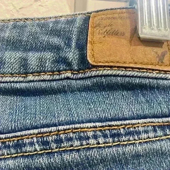 American eagle distressed shorts Womens Sz 4 | EUC - Picture 4 of 5
